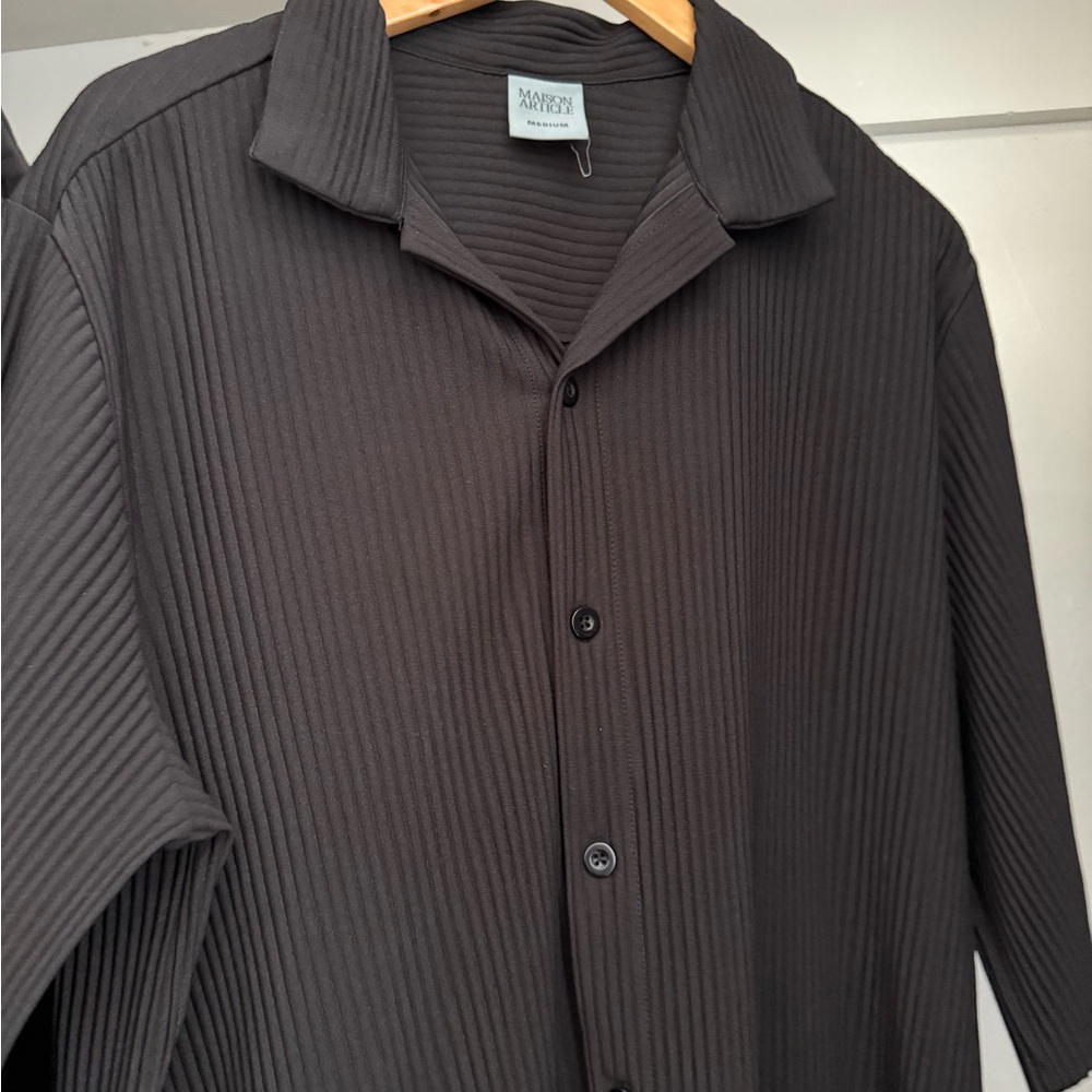 mens pleated short sleeve shirt